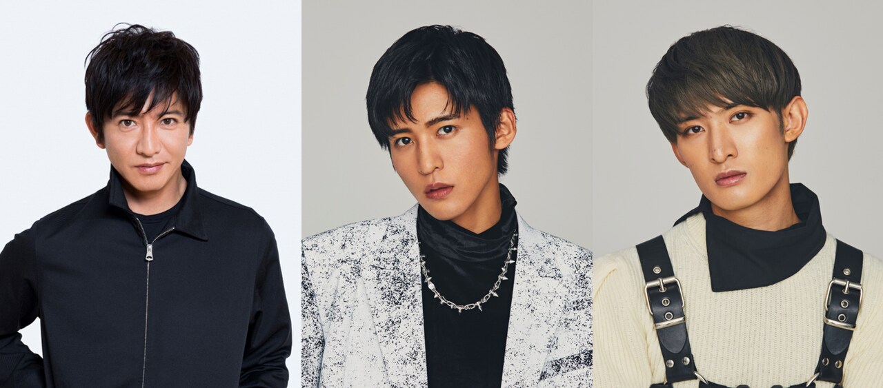 左から木村拓哉、Snow Manの目黒蓮、向井康二。