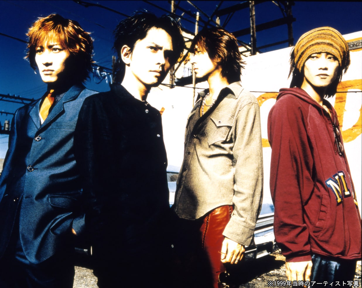 「1999 GRAND CROSS TOUR」開催当時のL'Arc-en-Cielのアーティスト写真。