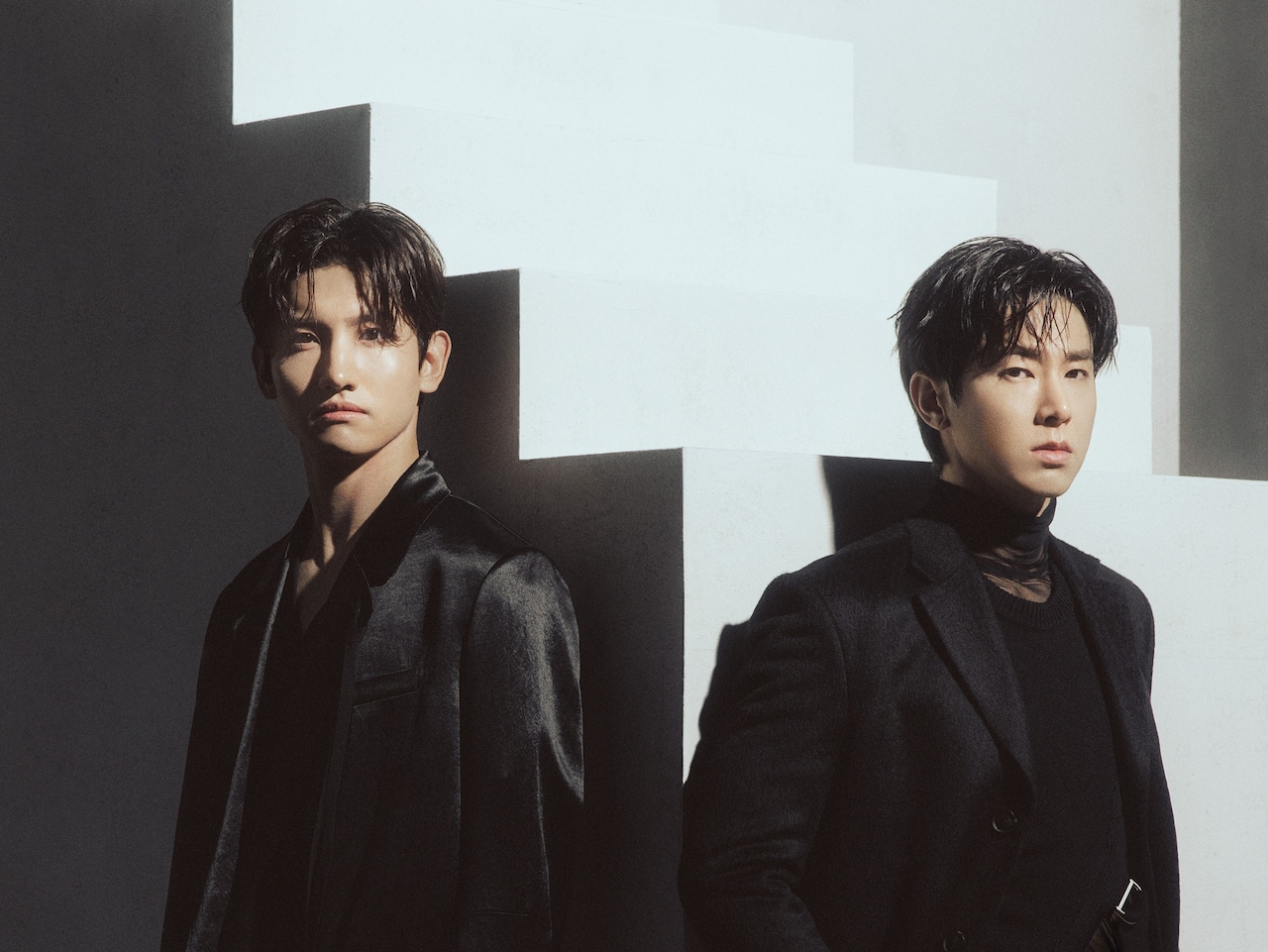 東方神起。左がチャンミン。